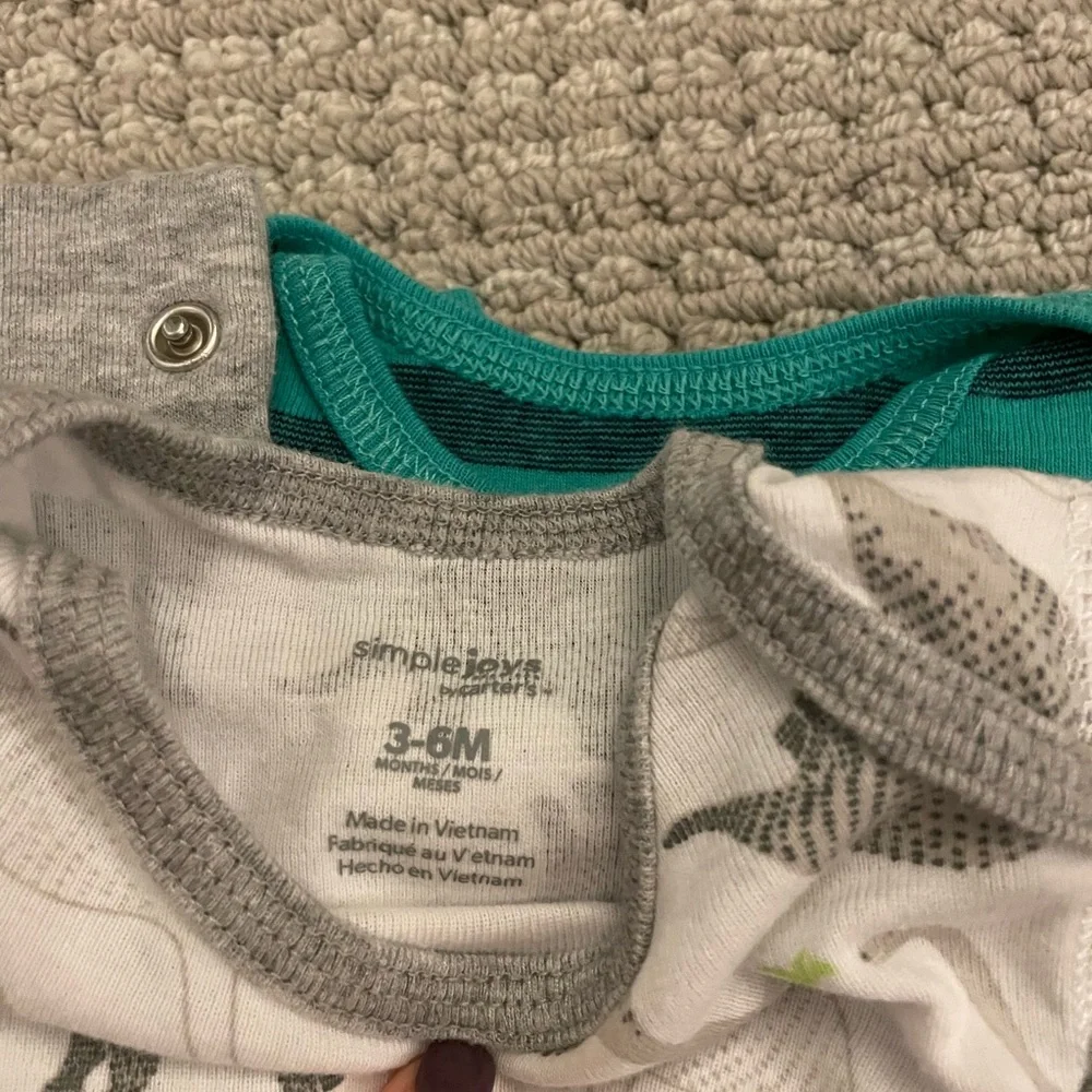 Simplejoy by Carter’s 3-6M 3 Long Sleeve Onesie - Picture 6 of 7
